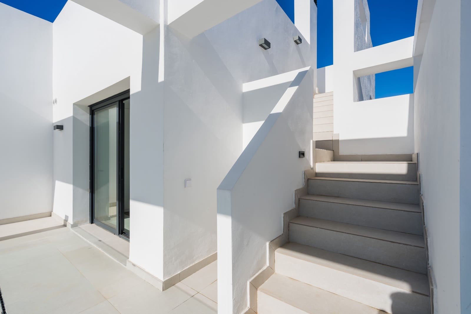 3 slaapkamer Appartement te koop in Estepona met zwembad - € 755.000 (Ref: 9650426)