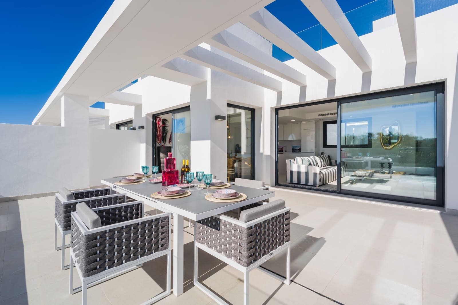 3 slaapkamer Appartement te koop in Estepona met zwembad - € 755.000 (Ref: 9650426)