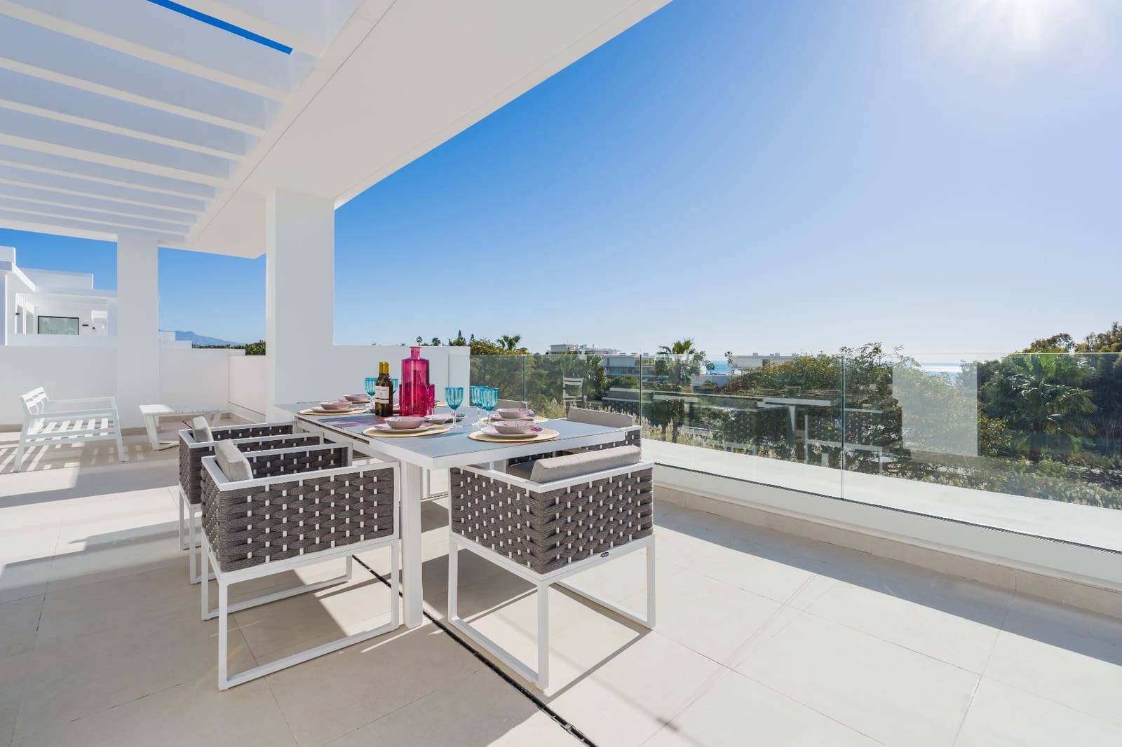 3 slaapkamer Appartement te koop in Estepona met zwembad - € 755.000 (Ref: 9650426)