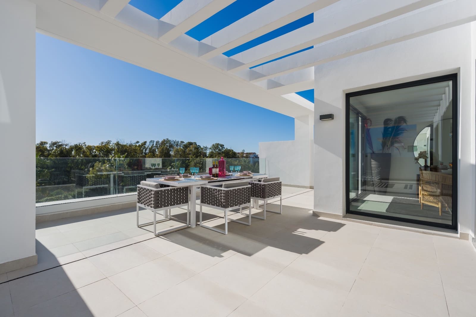 3 slaapkamer Appartement te koop in Estepona met zwembad - € 755.000 (Ref: 9650426)