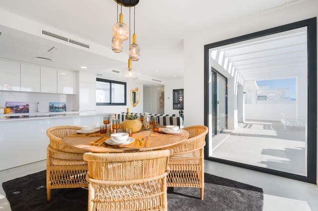 3 sovrum Lägenhet till salu i Guadalobón, Estepona med pool - 755 000 € (Ref: 9650426)