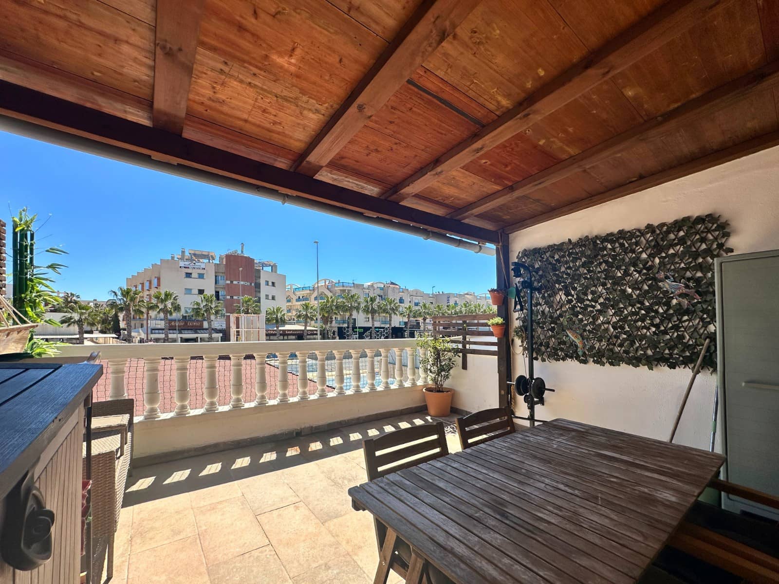 Bungalow de 2 habitaciones en Cabo Roig en venta con piscina - 139.900 € (Ref: 9756657)