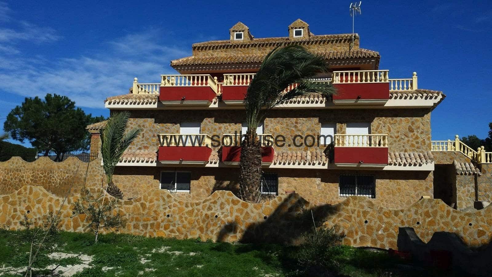 5 soveværelse Villa til salg i Atalaya med swimmingpool garage - € 589.000 (Ref: 7799016)