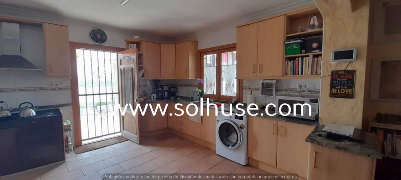 3 sypialnia Finka/Dom wiejski na sprzedaż w Leiva z garażem - 219 000 € (Ref: 7856005)