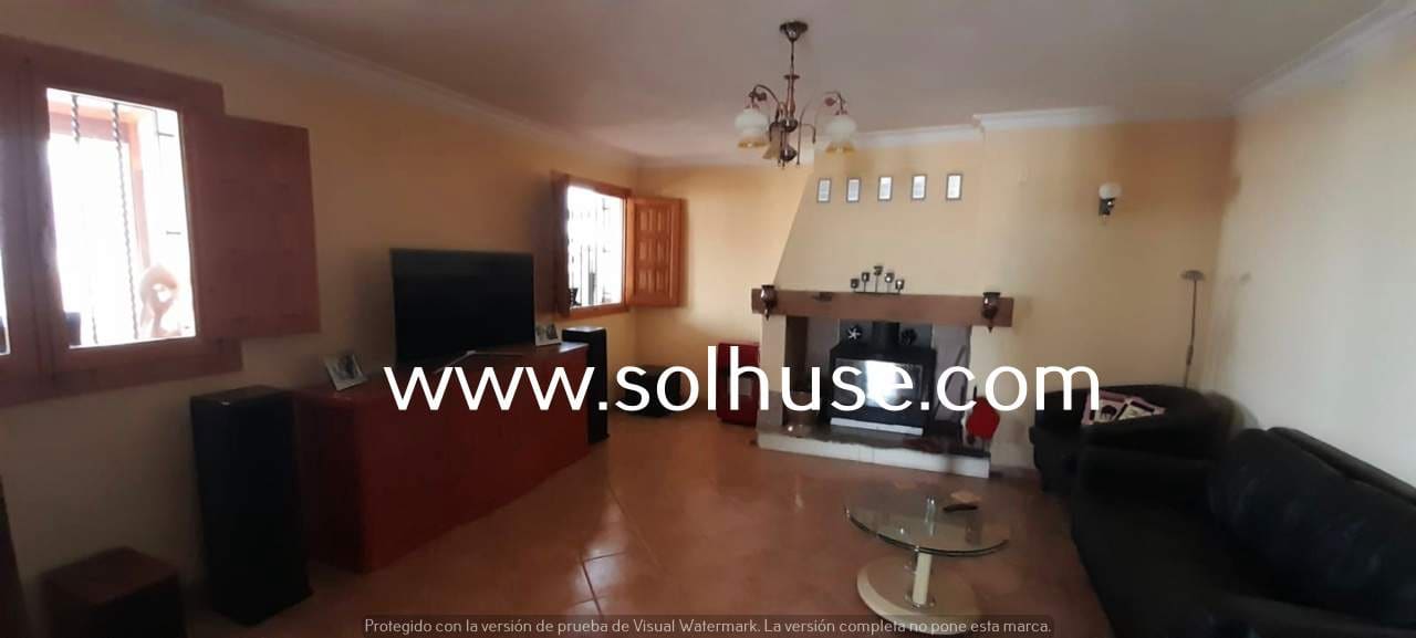 3 sypialnia Finka/Dom wiejski na sprzedaż w Leiva z garażem - 219 000 € (Ref: 7856005)