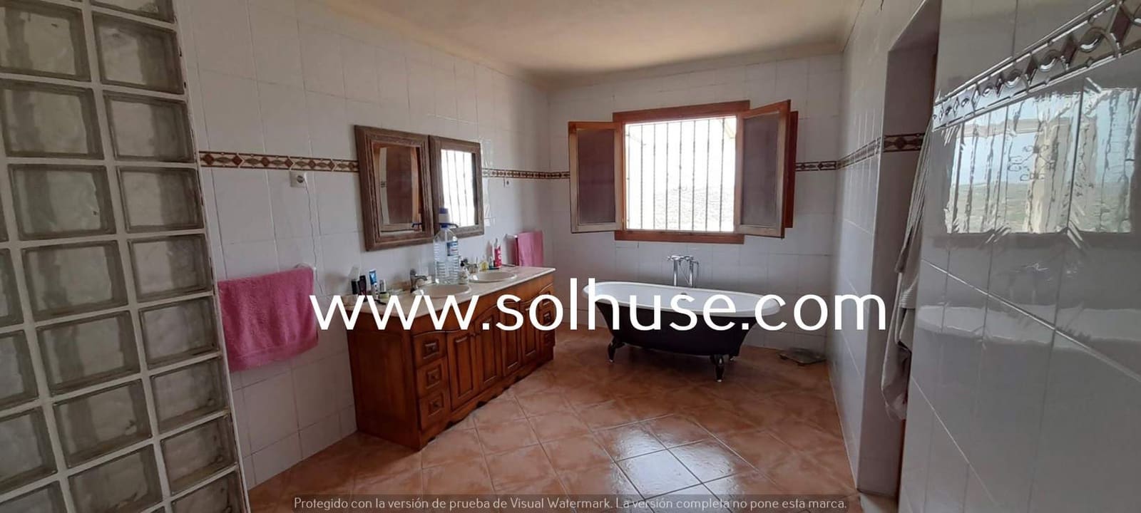 3 sypialnia Finka/Dom wiejski na sprzedaż w Leiva z garażem - 219 000 € (Ref: 7856005)