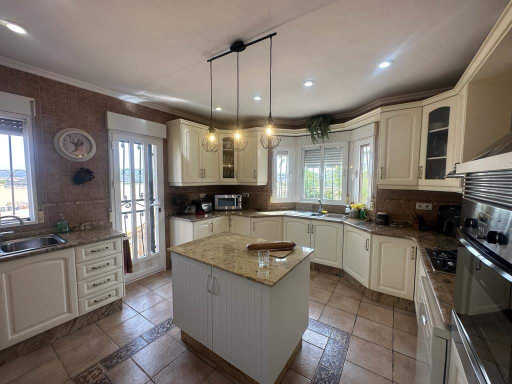 4 sypialnia Finka/Dom wiejski na sprzedaż w Leiva - 535 000 € (Ref: 7893395)