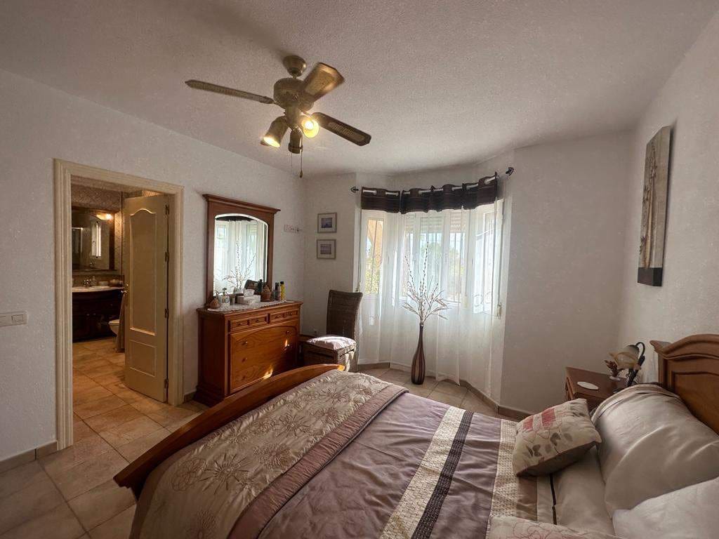 4 sypialnia Finka/Dom wiejski na sprzedaż w Leiva - 535 000 € (Ref: 7893395)