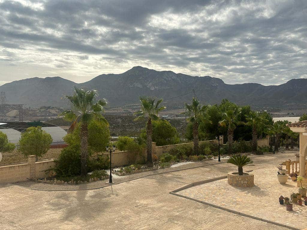 4 sypialnia Finka/Dom wiejski na sprzedaż w Leiva - 535 000 € (Ref: 7893395)