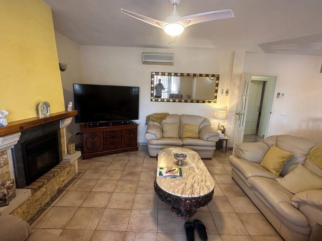 4 sypialnia Finka/Dom wiejski na sprzedaż w Leiva - 535 000 € (Ref: 7893395)