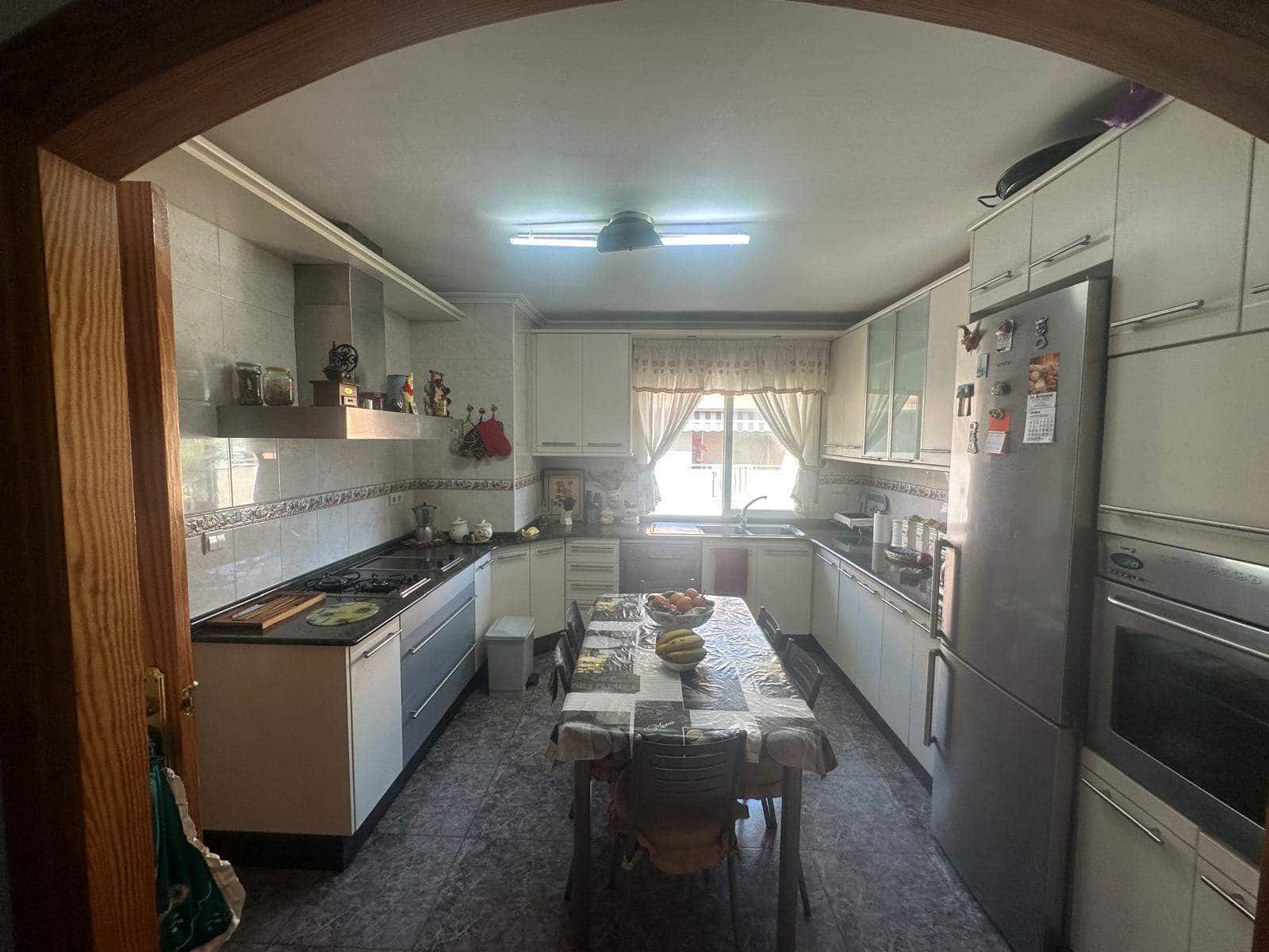 3 bedroom Apartment for sale in Puerto de Mazarron - € 199,900 (Ref: 8580103)