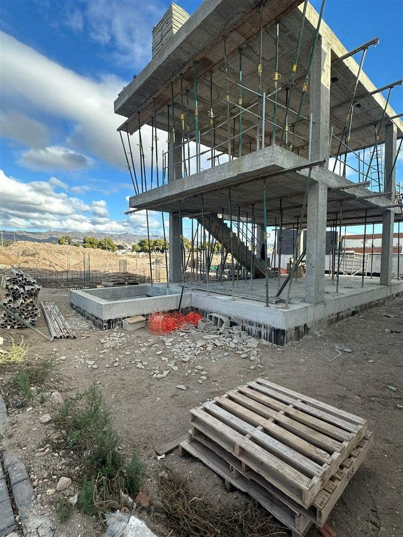 4 Zimmer Villa zu verkaufen in Aguilas - 330.000 € (Ref: 8770844)