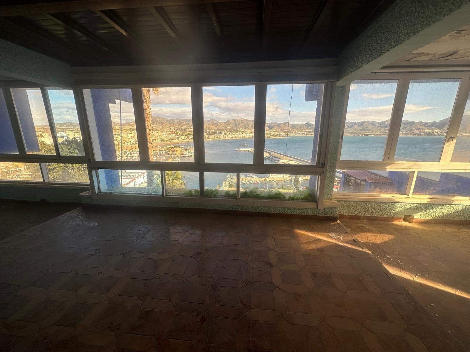 5 quarto Moradia para venda em Puerto de Mazarron - 699 900 € (Ref: 9004024)