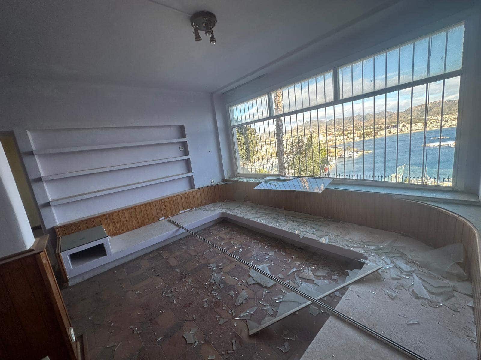 5 quarto Moradia para venda em Puerto de Mazarron - 699 900 € (Ref: 9004024)