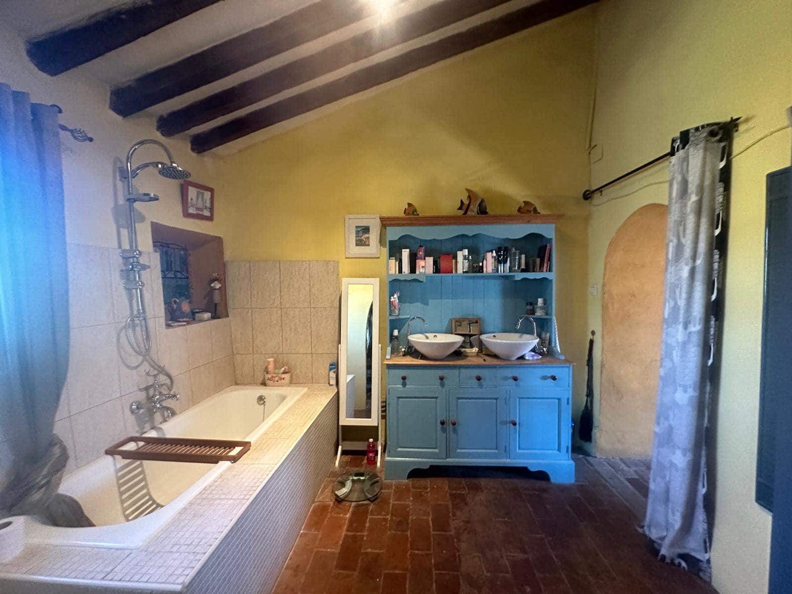 3 makuuhuone Maalaistalo myytävänä paikassa Leiva - 275 000 € (Ref: 9004025)