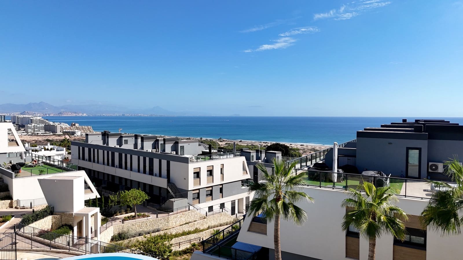 Apartamento de 3 habitaciones en Gran Alacant en venta con piscina garaje - 405.000 € (Ref: 5292586)