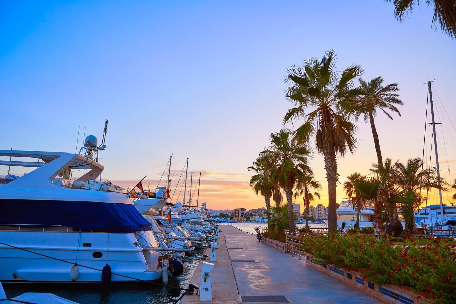 3 bedroom Apartment for sale in Denia with pool garage - € 379,000 (Ref: 6780180)