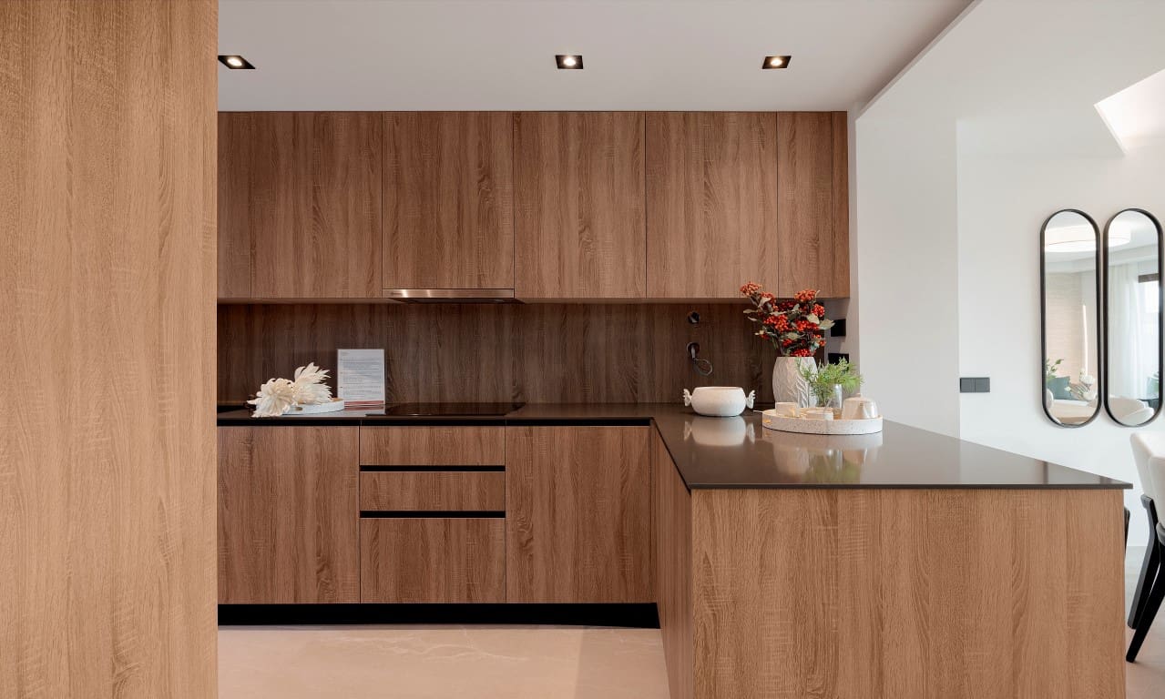 3 sypialnia Dom na sprzedaż w Istan z basenem garażem - 620 000 € (Ref: 6901335)