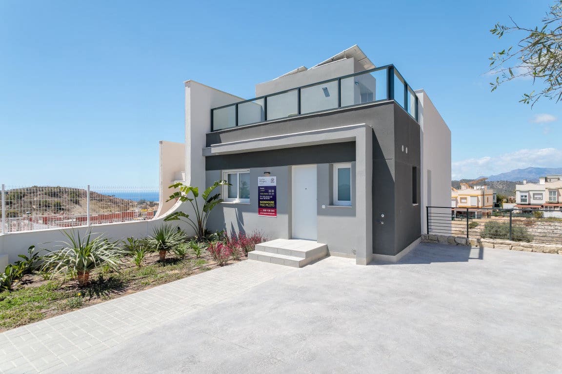 4 bedroom Villa for sale in Finestrat with pool garage - € 555,000 (Ref: 8153054)