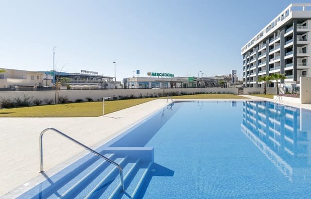 Apartamento de 2 habitaciones en Torrevieja en venta con piscina garaje - 290.000 € (Ref: 8254740)