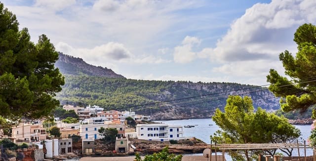 Apartamento de 3 habitaciones en Sant Elm, Andratx en venta con piscina garaje - 875.000 € (Ref: 8553039)