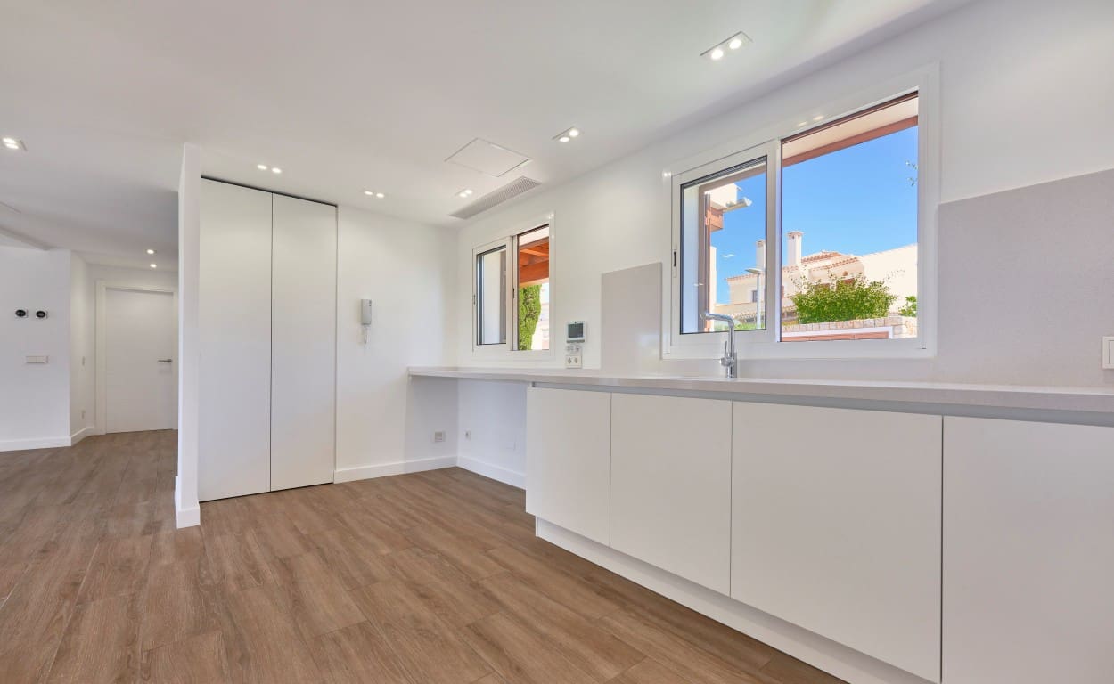 3 soverom Villa til salgs i Santa Ponsa med svømmebasseng garasje - € 1 750 000 (Ref: 9041023)