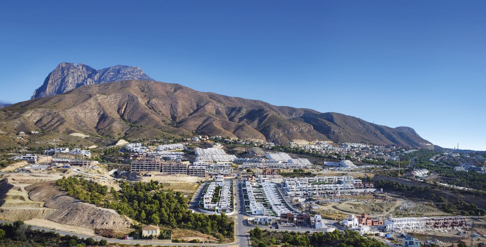 3 bedroom Townhouse for sale in Finestrat with pool garage - € 425,000 (Ref: 9357779)