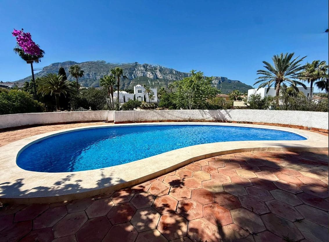 2 soveværelse Villa til salg i Denia med swimmingpool garage - € 450.000 (Ref: 10082130)