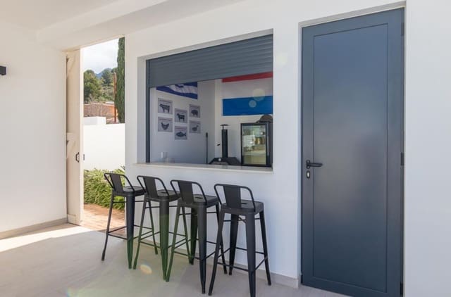 3 soverom Villa til salgs i El Montgó, Dénia med svømmebasseng garasje - € 775 000 (Ref: 10082131)