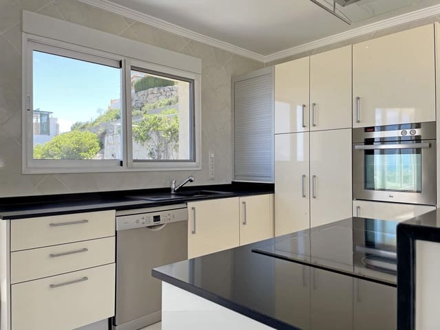 Chalet de 5 habitaciones en Dénia en venta con piscina garaje - 849.000 € (Ref: 9270422)