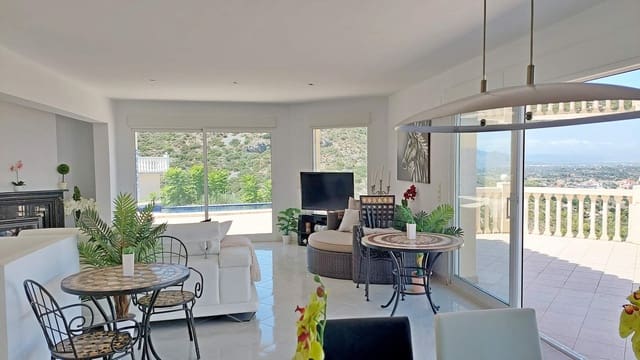 Chalet de 5 habitaciones en Dénia en venta con piscina garaje - 849.000 € (Ref: 9270422)