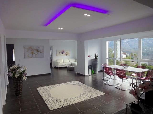 3 bedroom Villa for sale in Las Rotas / Les Rotes, Dénia with pool garage - € 800,000 (Ref: 9270425)