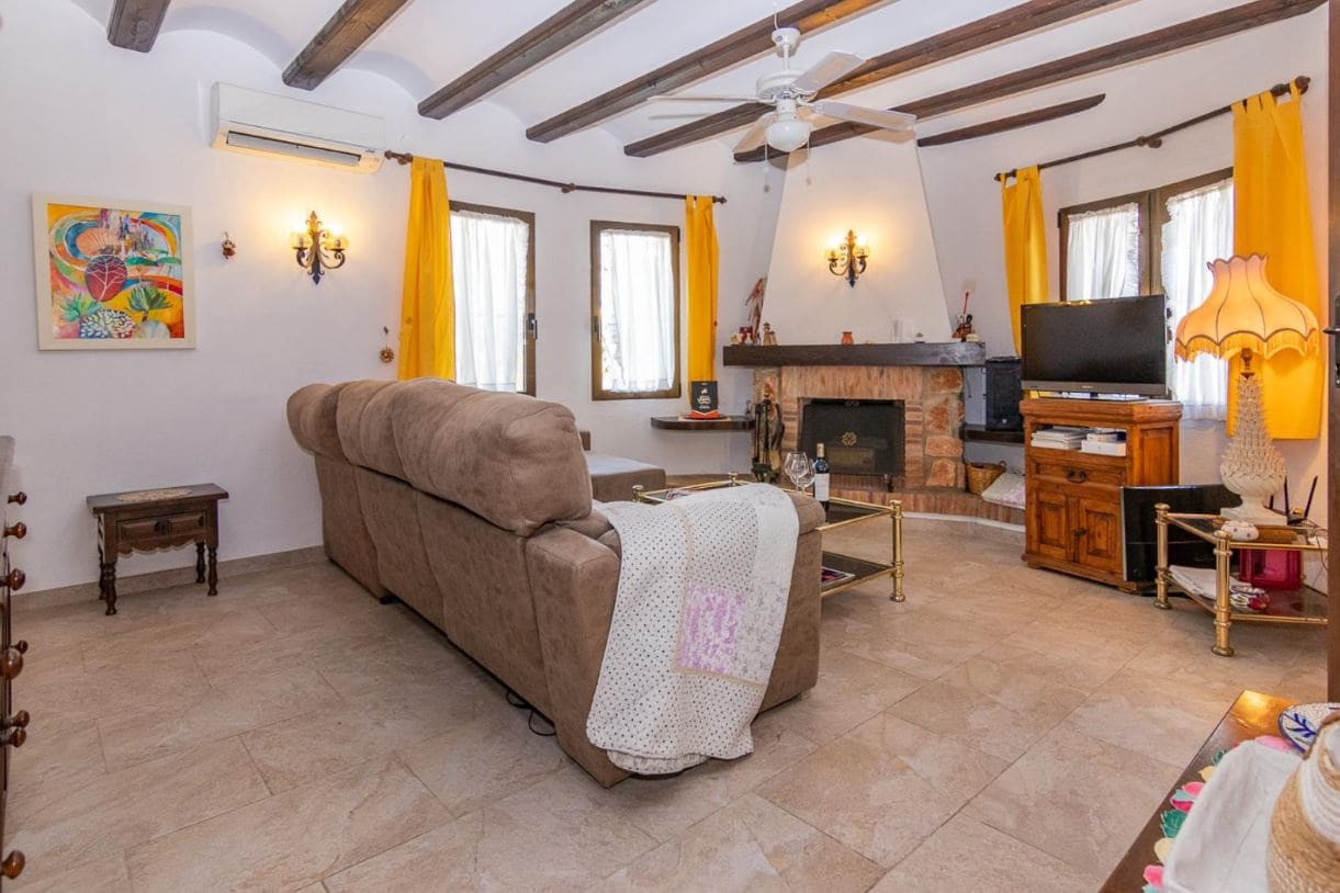 2 Zimmer Villa zu verkaufen in Denia mit Pool Garage - 595.000 € (Ref: 9372394)