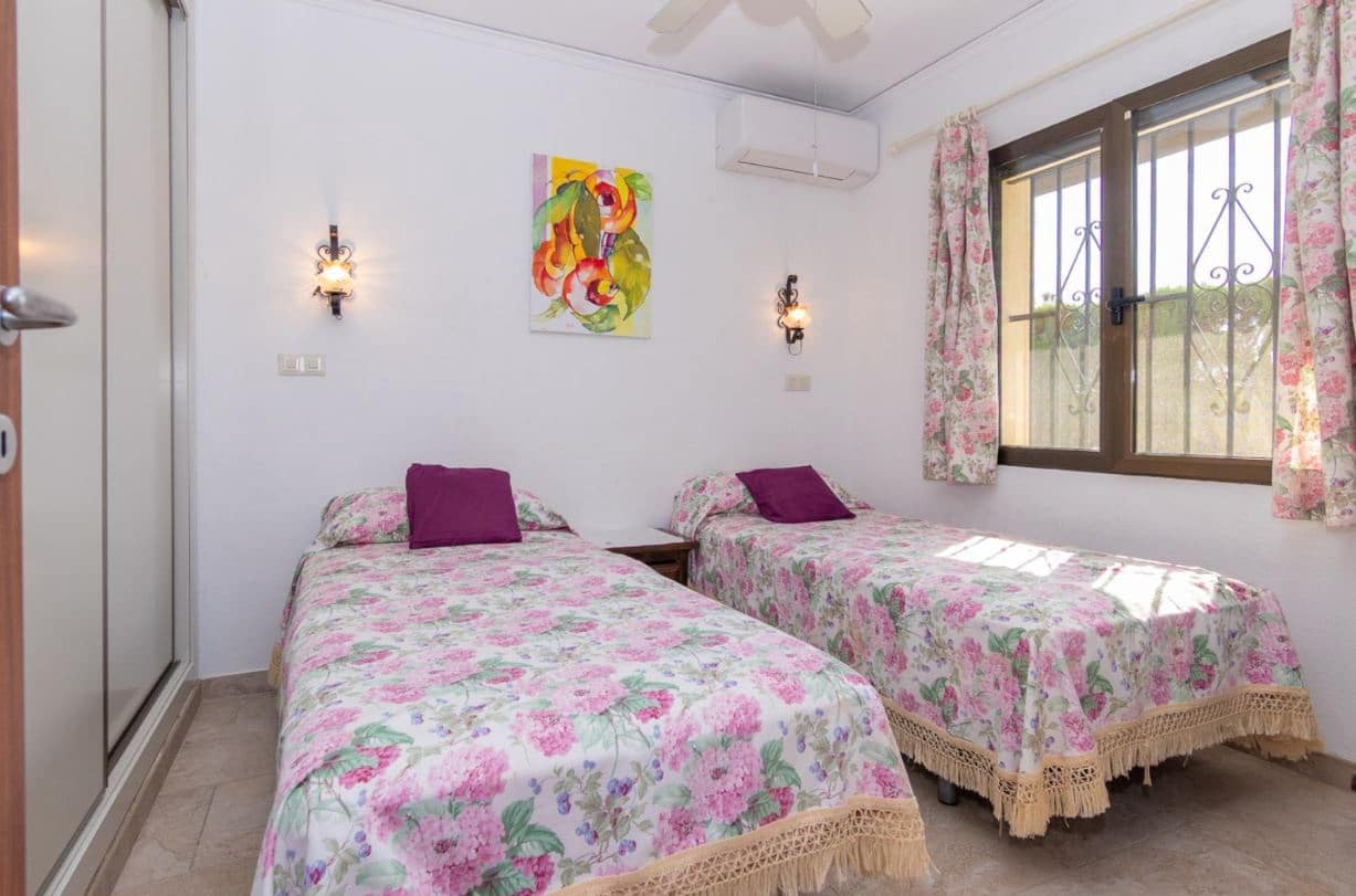 2 Zimmer Villa zu verkaufen in Denia mit Pool Garage - 595.000 € (Ref: 9372394)