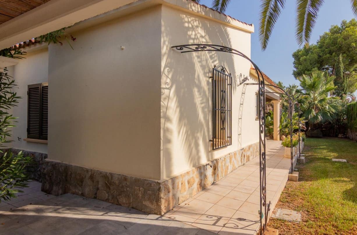 2 Zimmer Villa zu verkaufen in Denia mit Pool Garage - 595.000 € (Ref: 9372394)