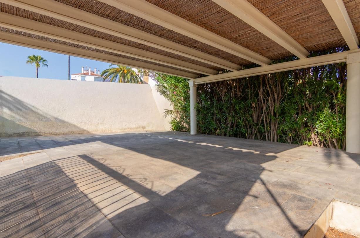 2 Zimmer Villa zu verkaufen in Denia mit Pool Garage - 595.000 € (Ref: 9372394)