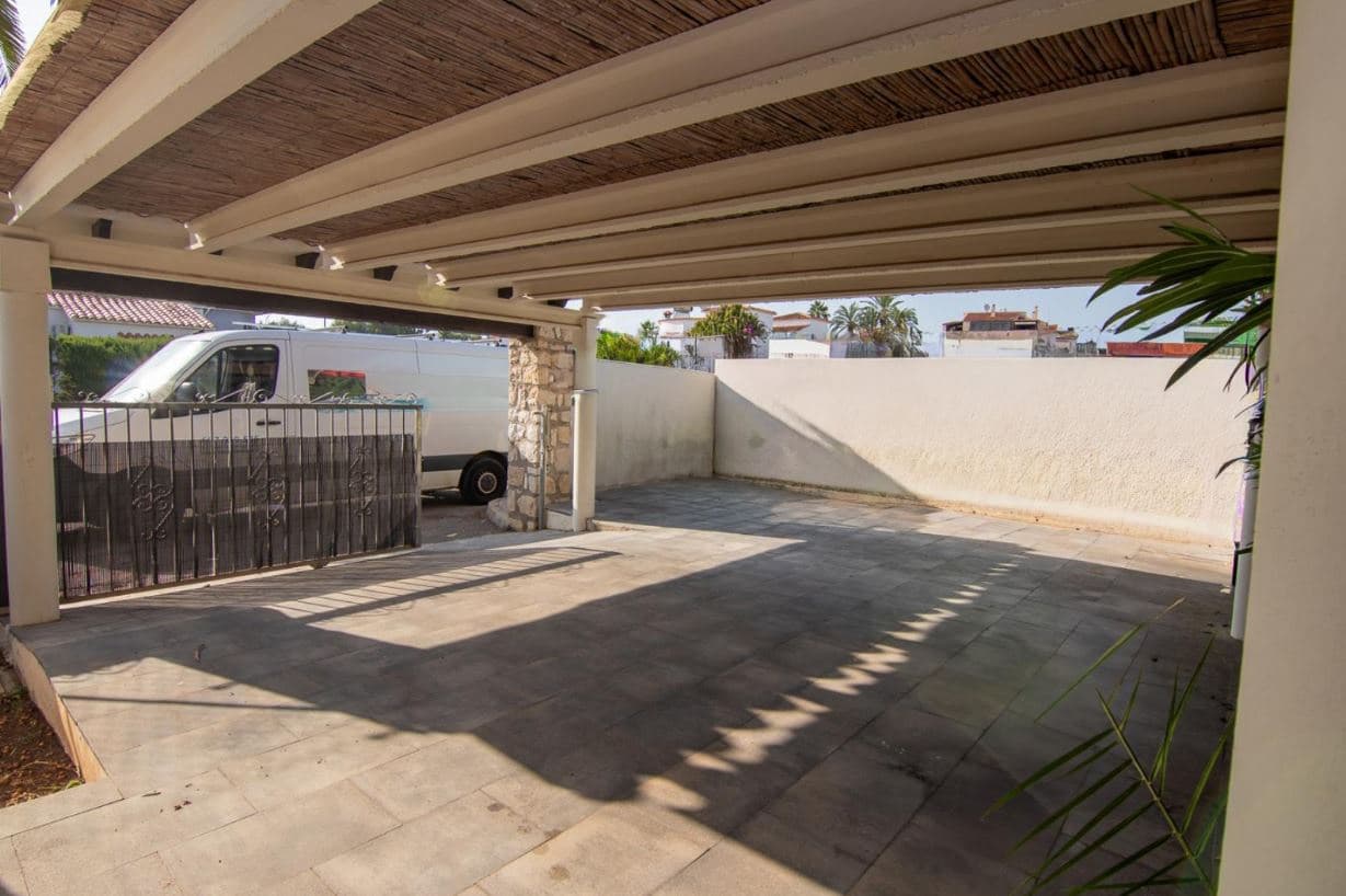 2 Zimmer Villa zu verkaufen in Denia mit Pool Garage - 595.000 € (Ref: 9372394)
