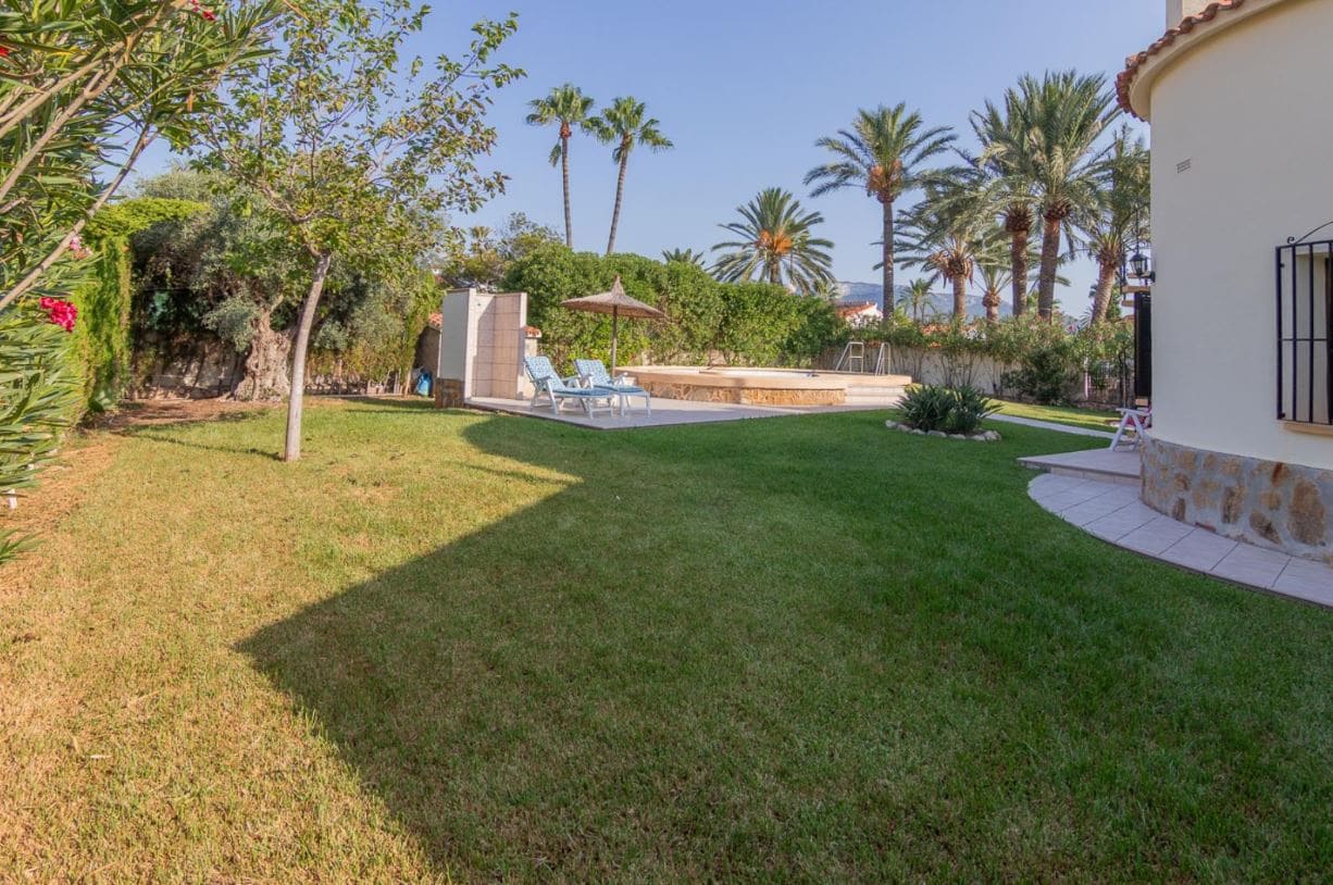 2 Zimmer Villa zu verkaufen in Denia mit Pool Garage - 595.000 € (Ref: 9372394)