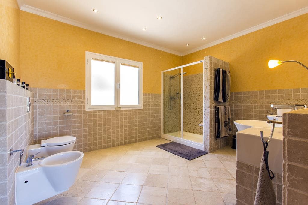 4 sypialnia Willa na sprzedaż w Denia z basenem garażem - 840 000 € (Ref: 9401319)