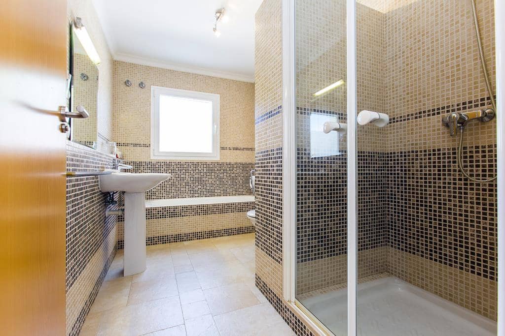 4 sypialnia Willa na sprzedaż w Denia z basenem garażem - 840 000 € (Ref: 9401319)