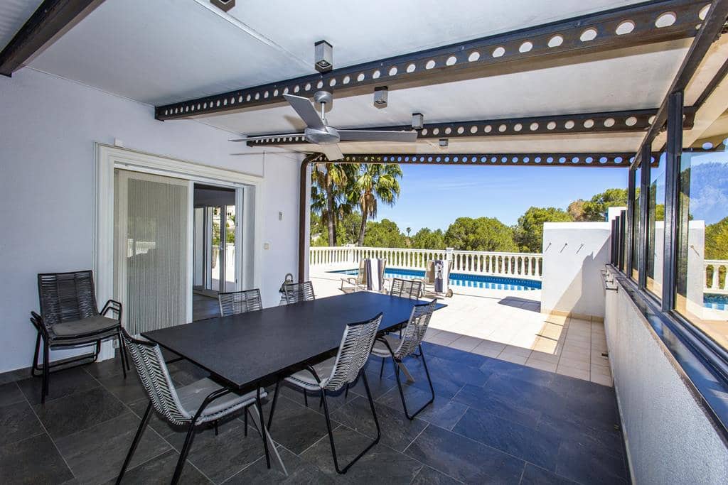 4 sypialnia Willa na sprzedaż w Denia z basenem garażem - 840 000 € (Ref: 9401319)