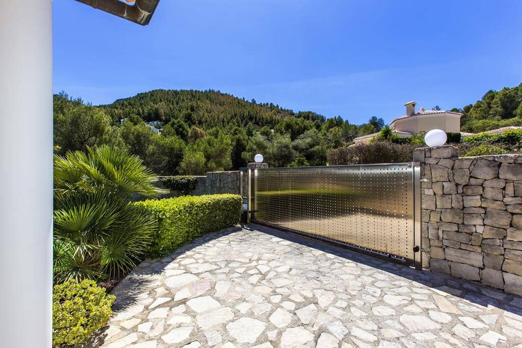 4 sypialnia Willa na sprzedaż w Denia z basenem garażem - 840 000 € (Ref: 9401319)