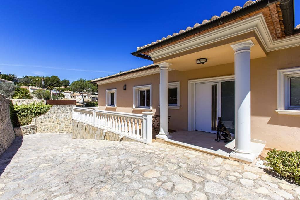 4 sypialnia Willa na sprzedaż w Denia z basenem garażem - 840 000 € (Ref: 9401319)