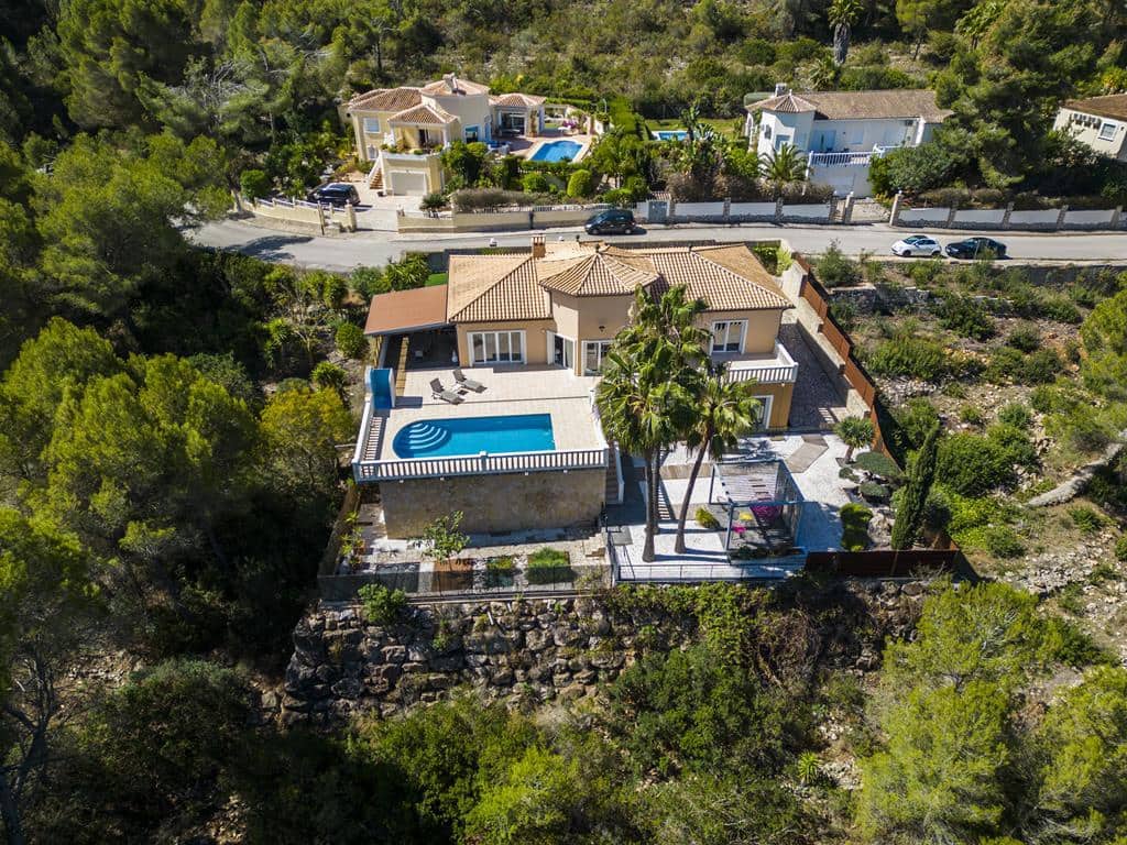 4 sypialnia Willa na sprzedaż w Denia z basenem garażem - 840 000 € (Ref: 9401319)