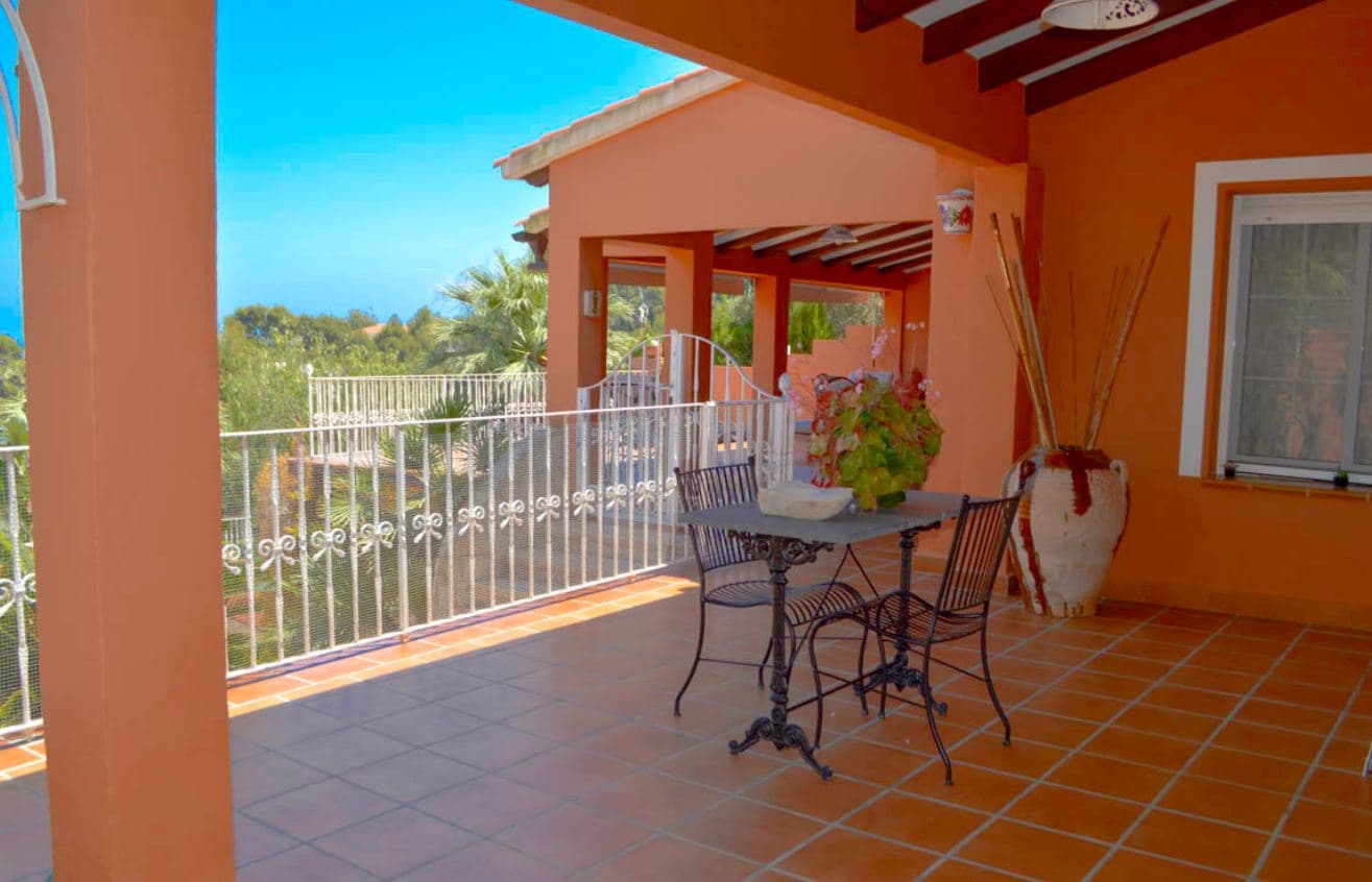 4 bedroom Villa for sale in Denia with pool garage - € 750,000 (Ref: 9401320)