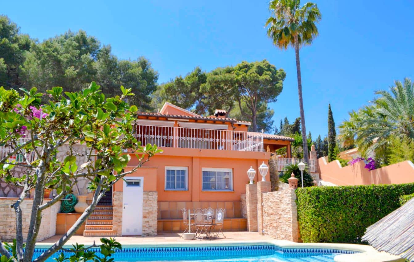 4 bedroom Villa for sale in Denia with pool garage - € 750,000 (Ref: 9401320)