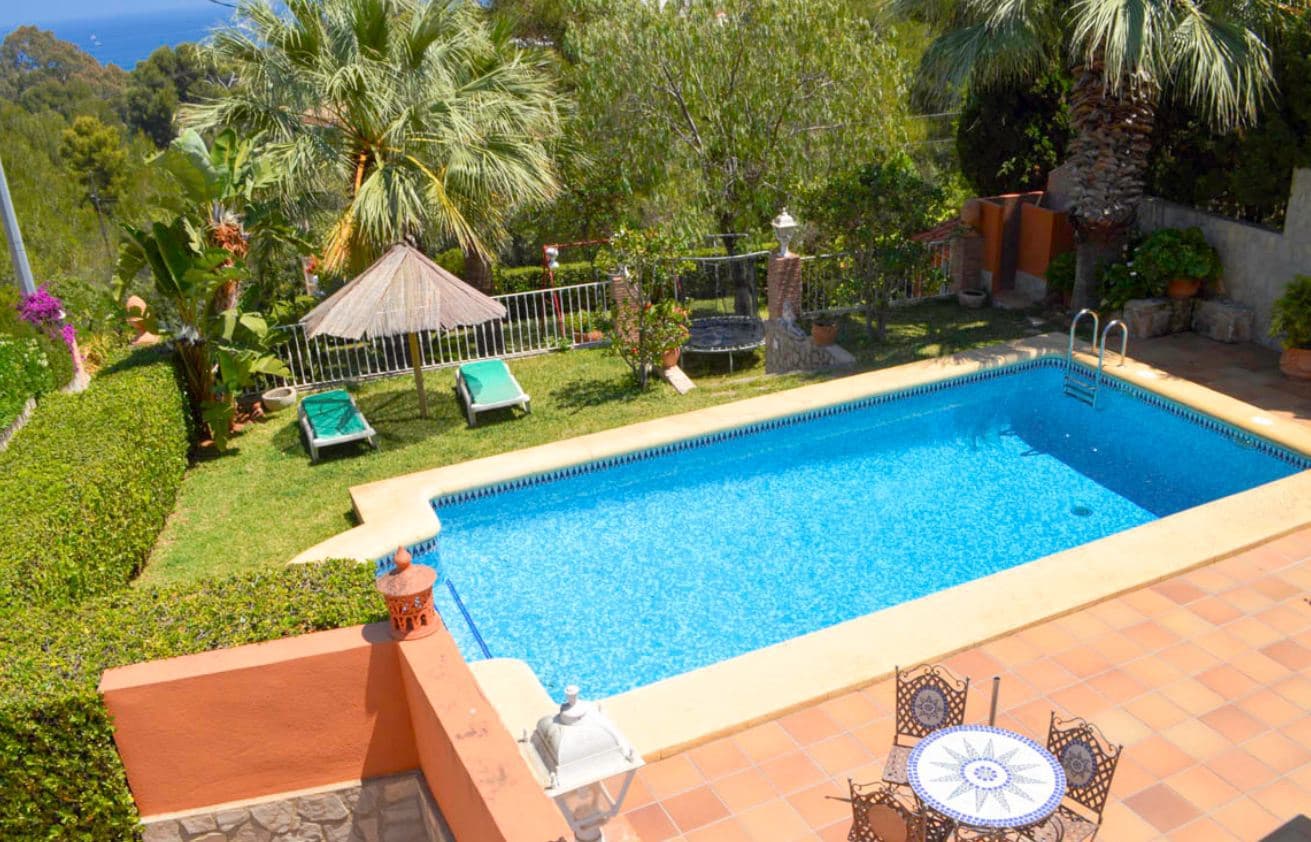 4 bedroom Villa for sale in Denia with pool garage - € 750,000 (Ref: 9401320)