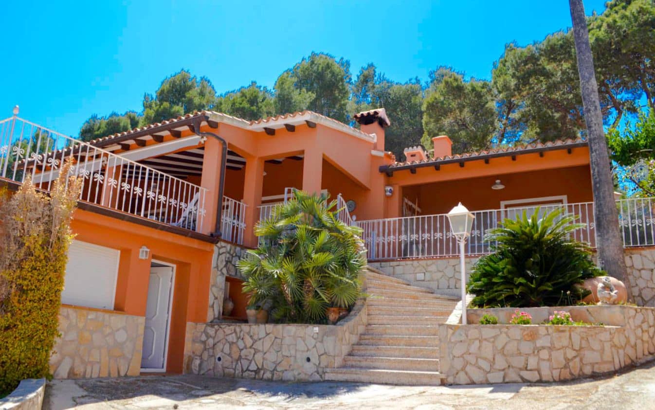 4 bedroom Villa for sale in Denia with pool garage - € 750,000 (Ref: 9401320)