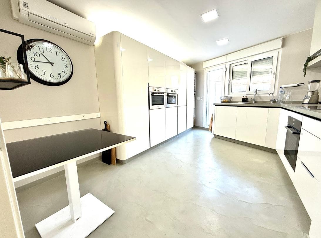 3 sovrum Takvåning till salu i Denia med garage - 495 000 € (Ref: 9412863)