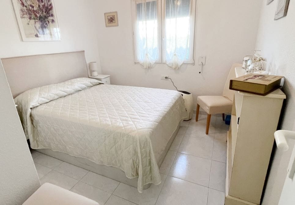 6 bedroom Villa for sale in Denia with pool garage - € 499,900 (Ref: 9481467)